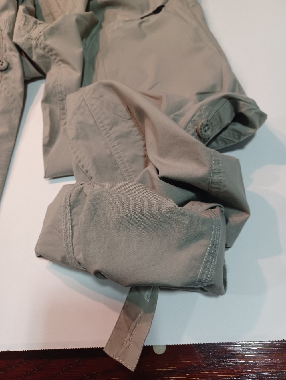 Armani Exchange Men’s Light Khaki Cargo Pants with Utility Pockets - Picture 11 of 11
